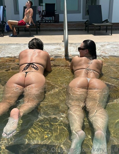 Katy Pull pornstar exclusive image