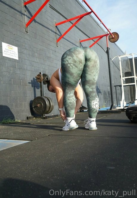 Katy Pull star free pics