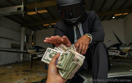 officialmiax star hot photo