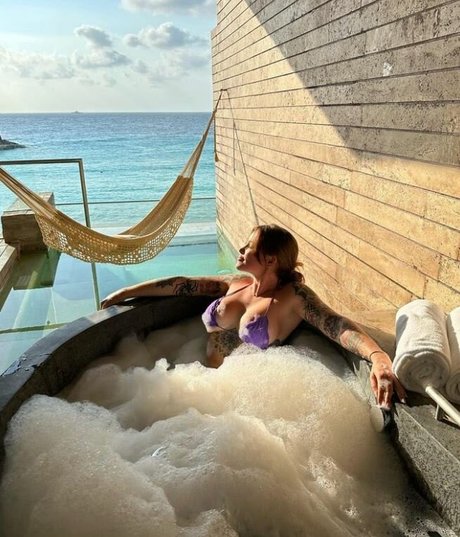 RobbieCal star xxx archive