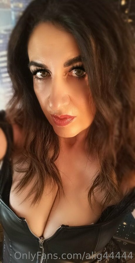 alig44444 exclusive model photo