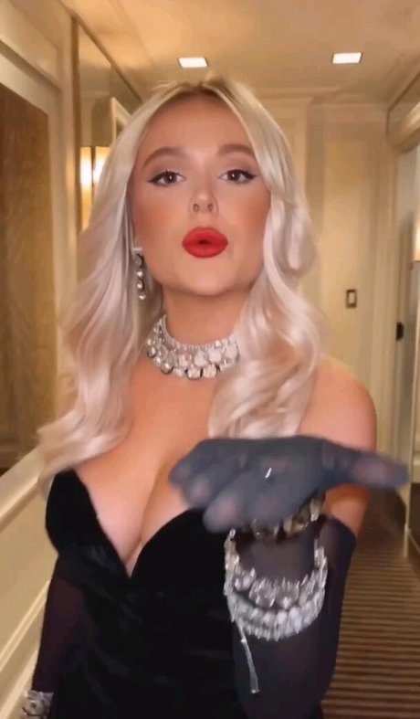 Emily Lind pornstar xxx img