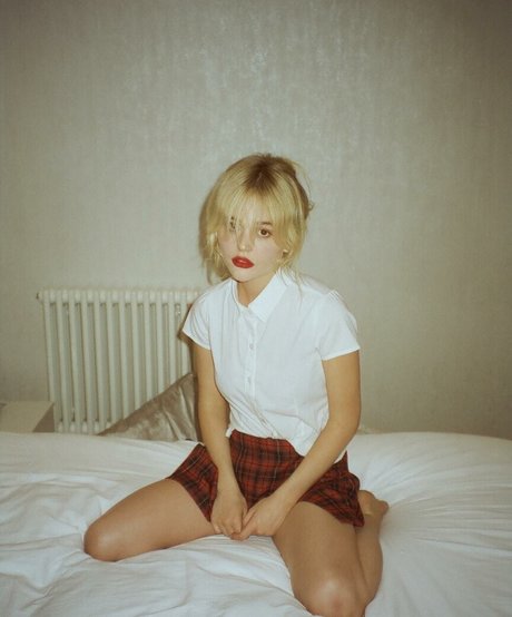 Emily Lind model nice images