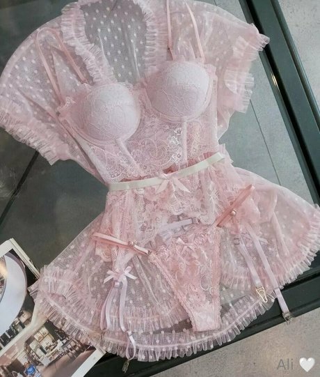 emilyali nudes pornstar photo