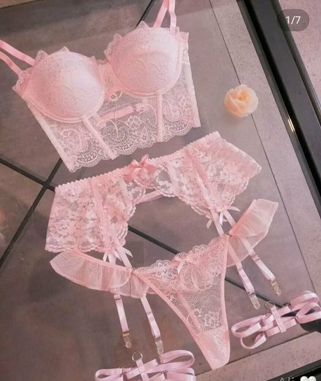 emilyali xxx model picture