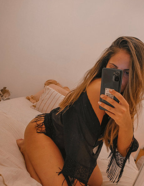 emilyali sex model photo