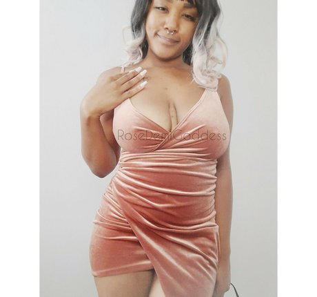 rosedemifree Profile pic