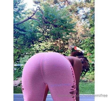 rosedemifree naked model gallery