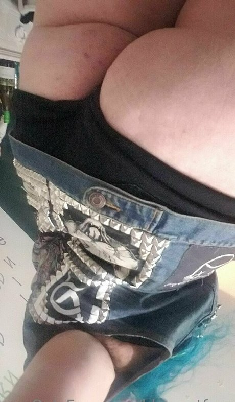 bluewutfree naked model galleries