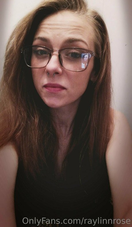 raylinnrose nudes pornstar img