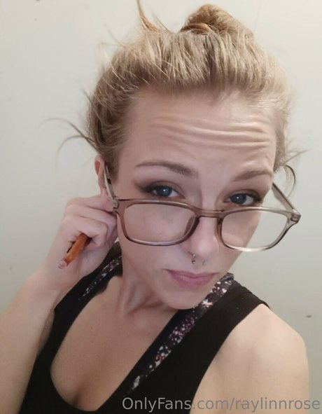 raylinnrose naked pornstar picture