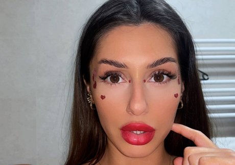 Adalline pretty star image