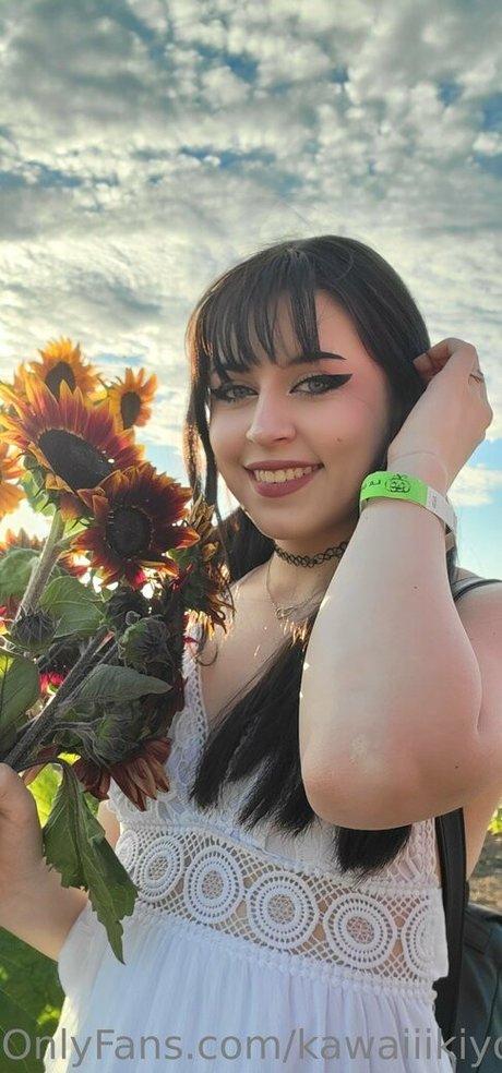 Rue Hernandez beautiful actress galleries