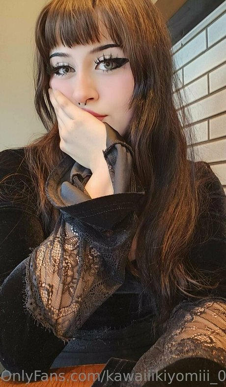 Rue Hernandez hd actress img