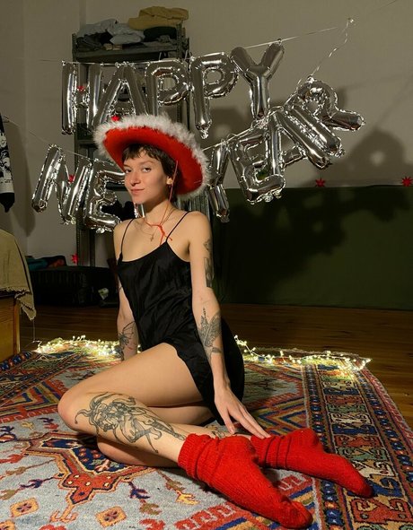 l alicebbgirl l naked pornstar pic