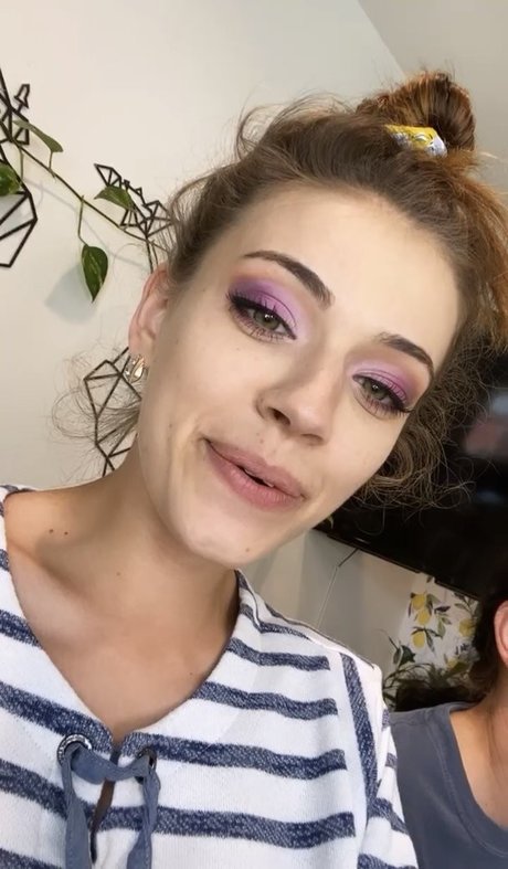 Koala Puffs hot star photo