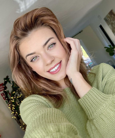 Koala Puffs star adult photo