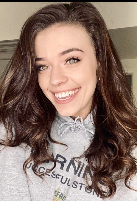 Koala Puffs model porn gallery