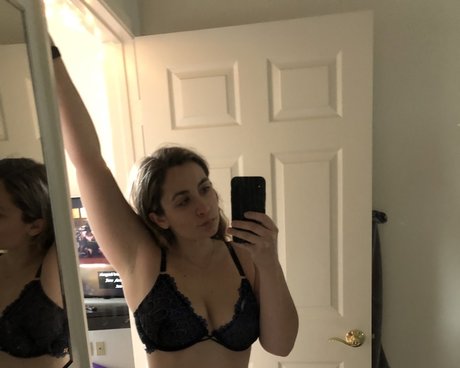 milfweeed model photos