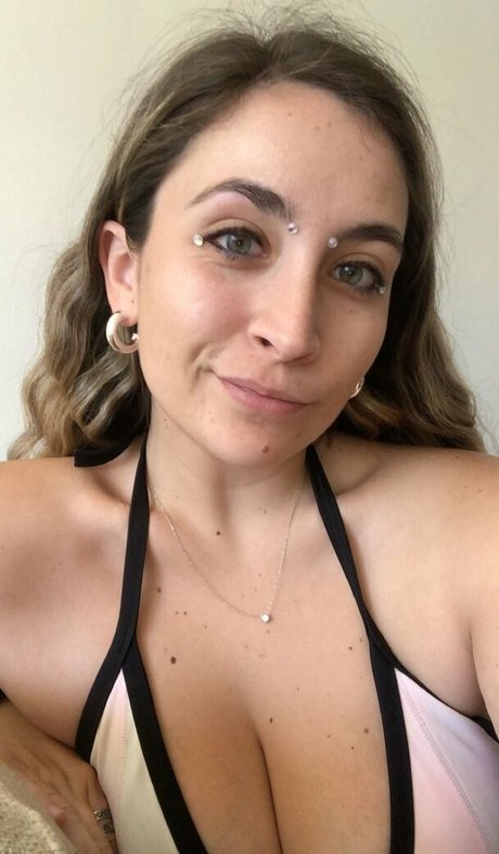 milfweeed exclusive star photos