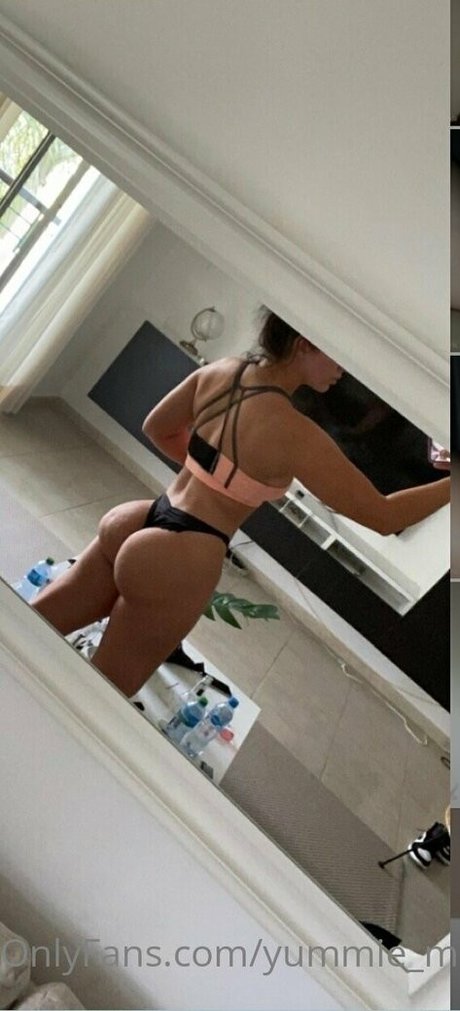 yummie mama model photo