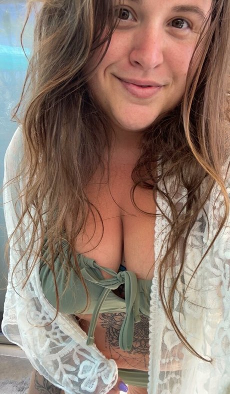 HandfulHeather pretty pornstar pic