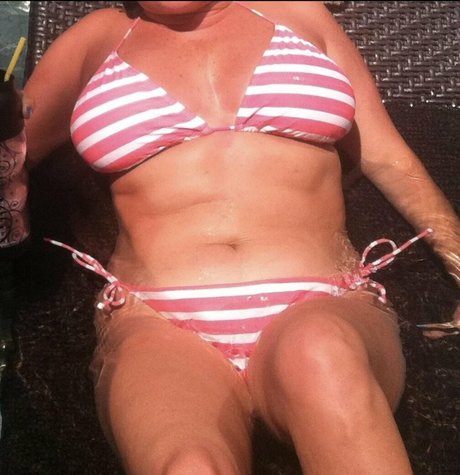 Curious Jeanette sex pornstar img