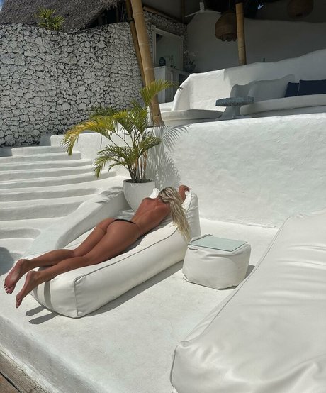 Phoebe Isobel nude pornstar photo