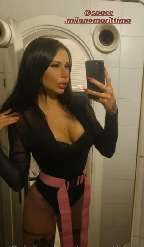 anaanathema model high quality pic