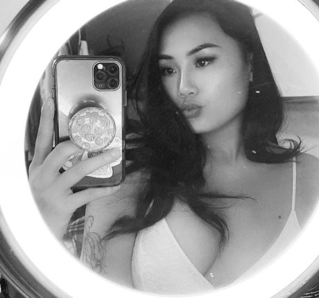 lindaafreckles sex model pic