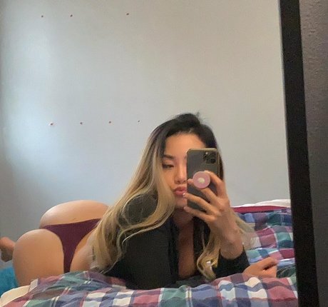 lindaafreckles sexy model image