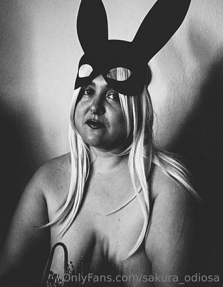 sakura odiosa erotic actress img