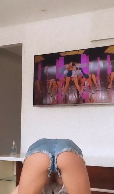 Thaylise Pivato model nice img