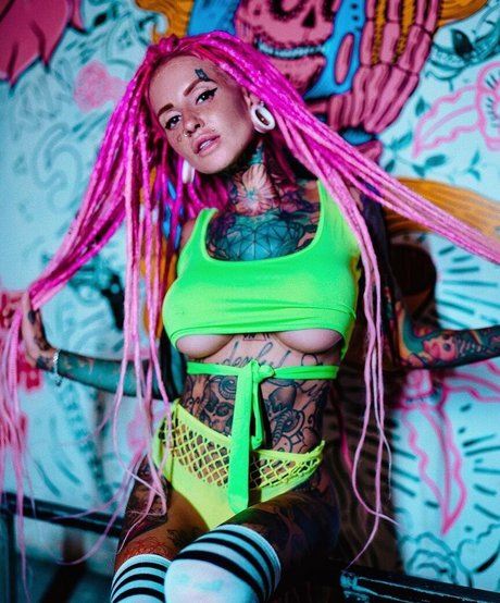 Bantik Boy model sex pic