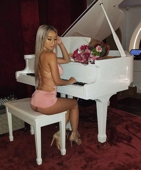 Tiffany Luu art actress gallery