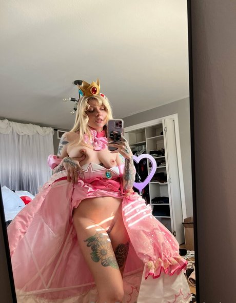 imsadspice model naked image