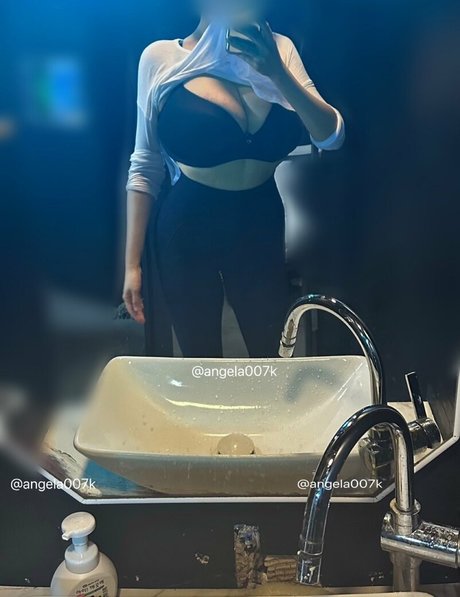 angela007k naked model images