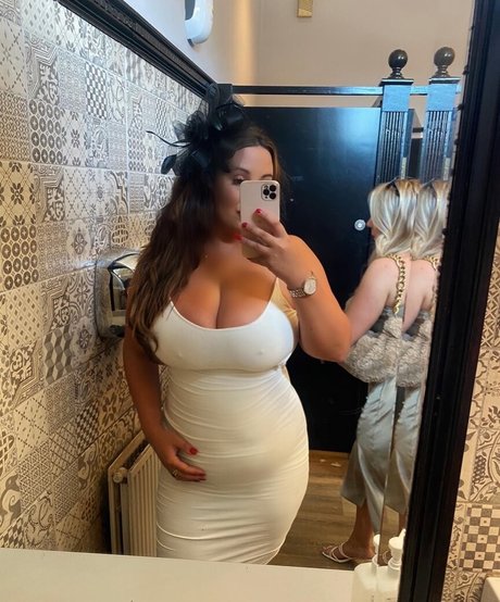 BustyBrunetteS high quality star pic