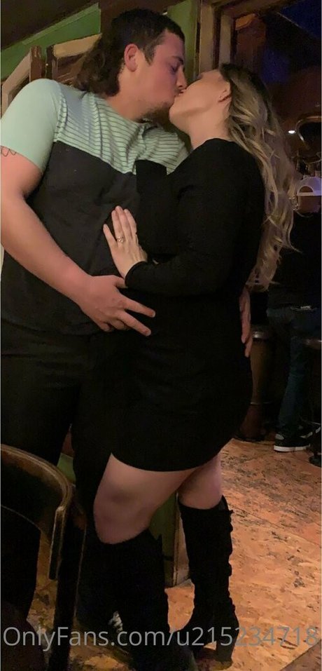 thickmommarie model hd archive