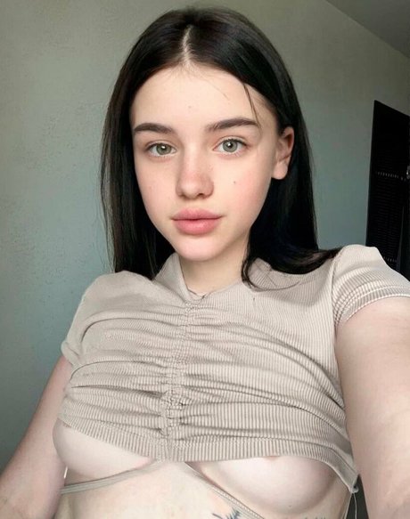 hanneycorn sexy actress photos