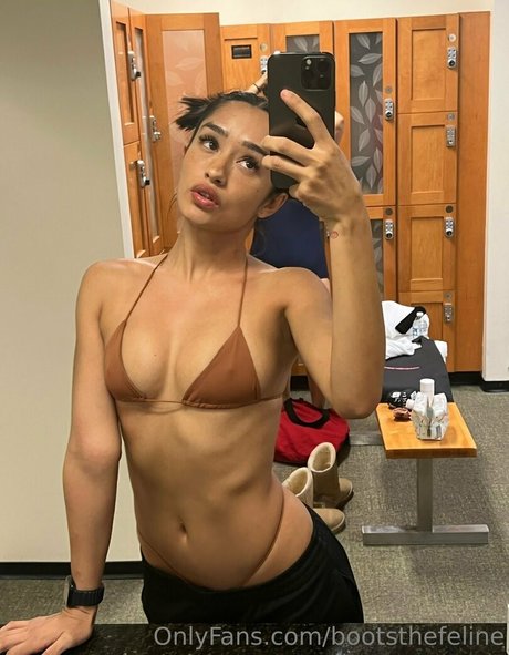 bootsthefeline model free photos