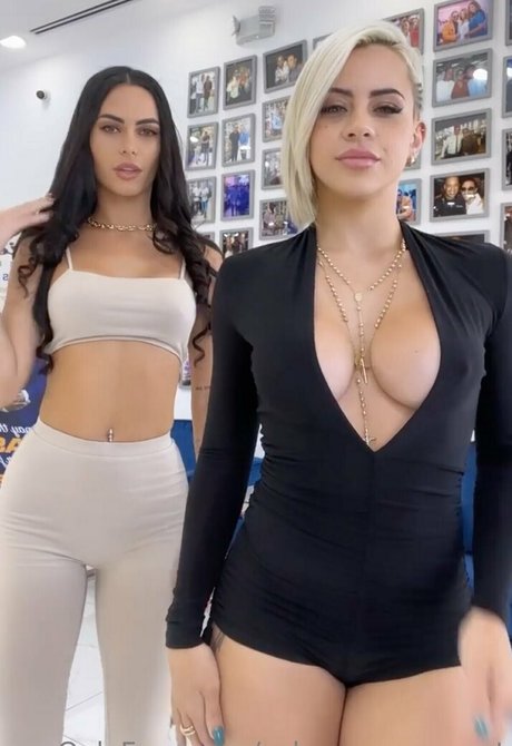 Asleenperezuncut star high quality images