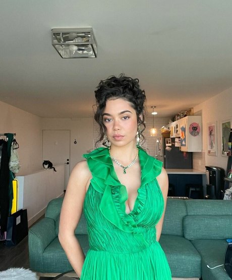 Aulii Cravalho model nude pics