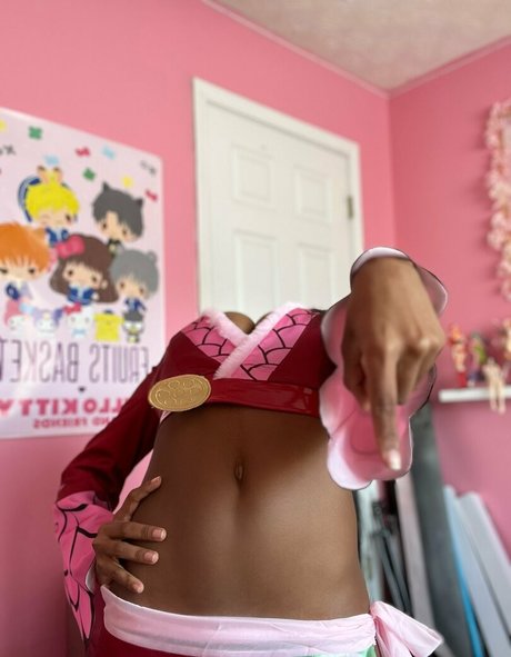 ElectricbumSky pornstar erotic images