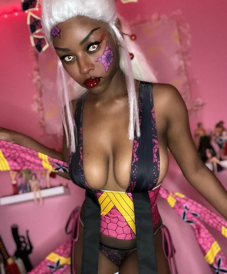 ElectricbumSky nude actress image