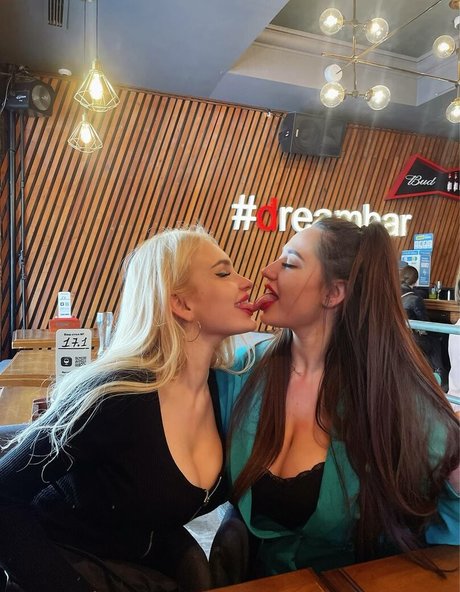 Arina SL star free gallery