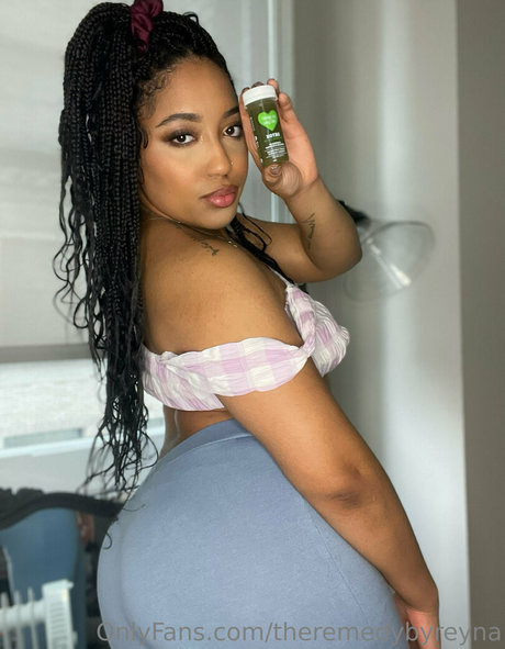 theremedybyreyna pornstar top pic