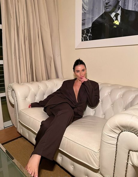 emilykernsx star sexy pics