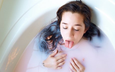 Milkwebs model adult galleries