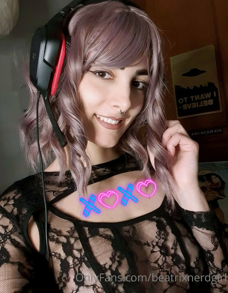 beatrixnerdgirl model hd picture